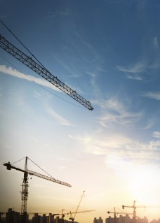 房地产背景蓝天下的现代科技建设塔吊背景素材