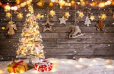 圣诞新年新年墙木板圣诞树冰鞋礼物圣诞灯